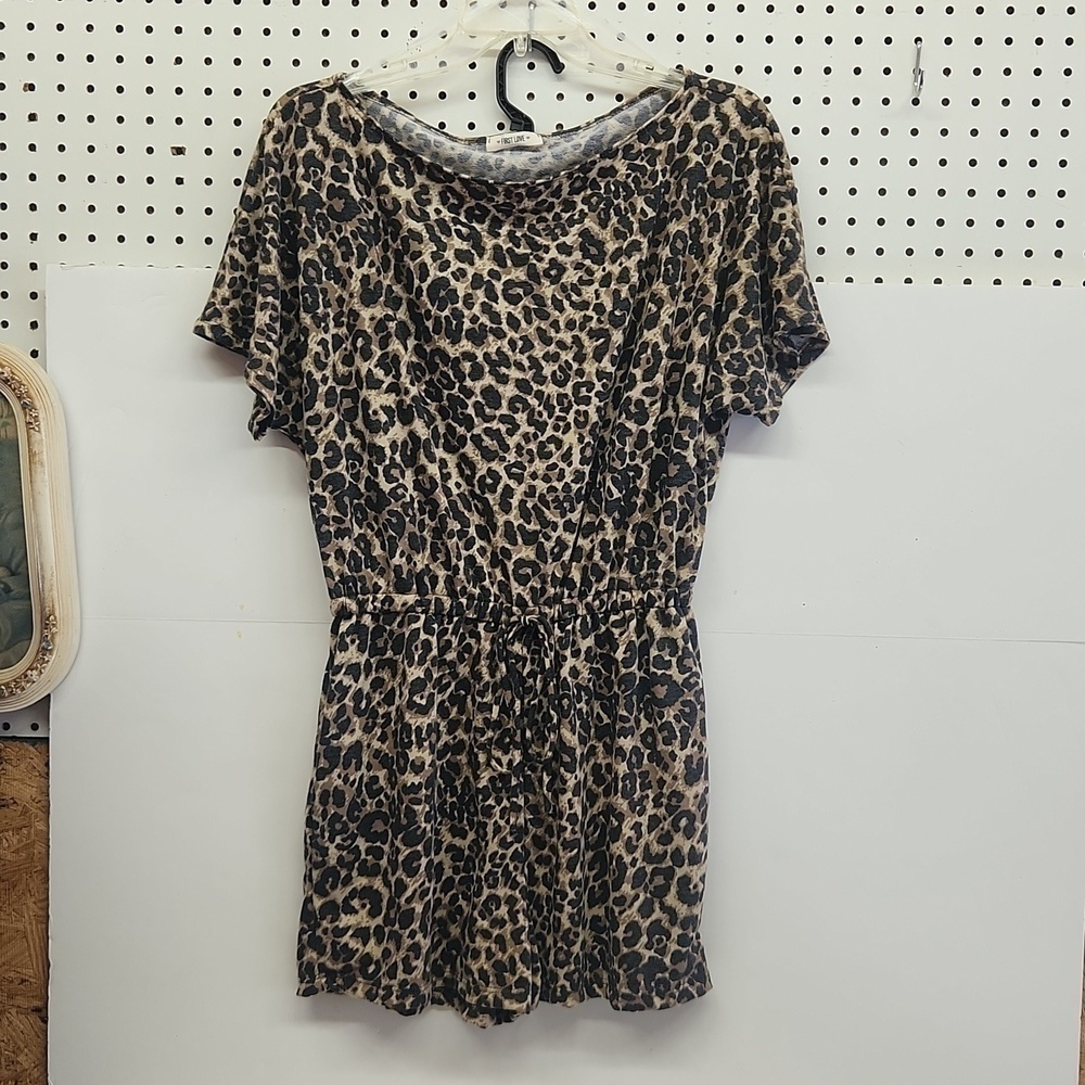 First love animal print romper shorts EUC